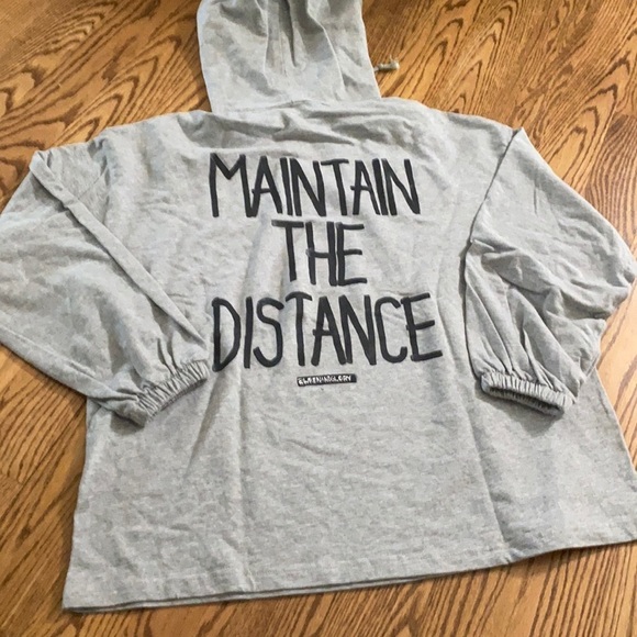 Wren and Glory OS quirkie sweatshirt - Picture 1 of 6